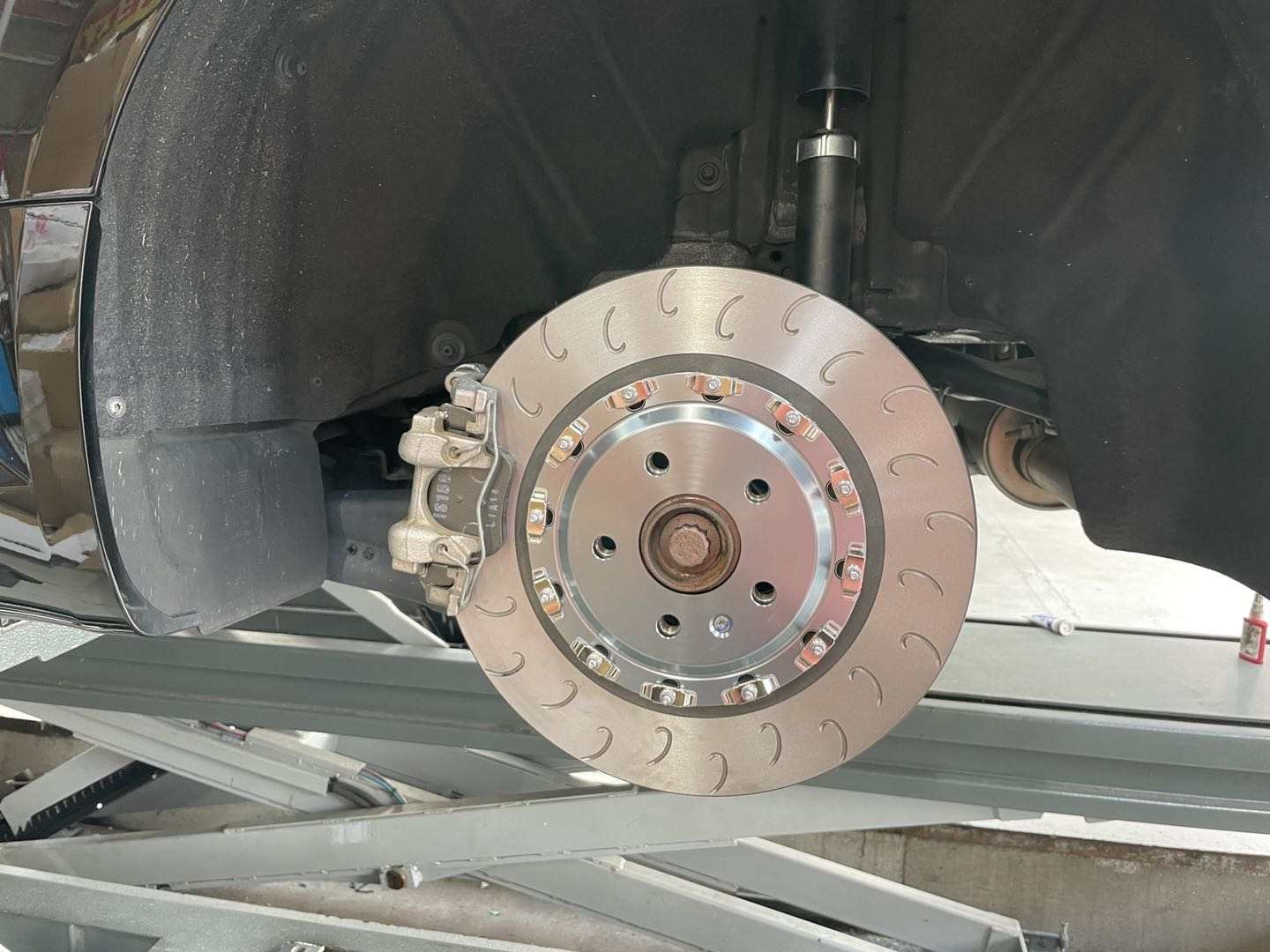 mais recente caso da empresa sobre Peças do freio da elevação da roda traseira de Audi TT 8s